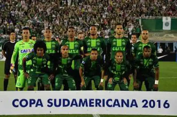 76 people confirmed killed in plane crash carrying Brazilian footballers